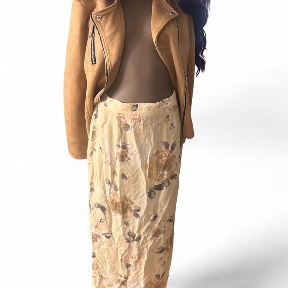 Chic Floral Maxi Skirt in Cream